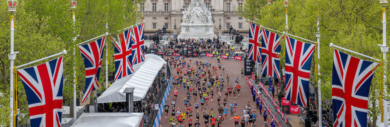 Participants on The Mall at the 2024 TCS London Marathon 