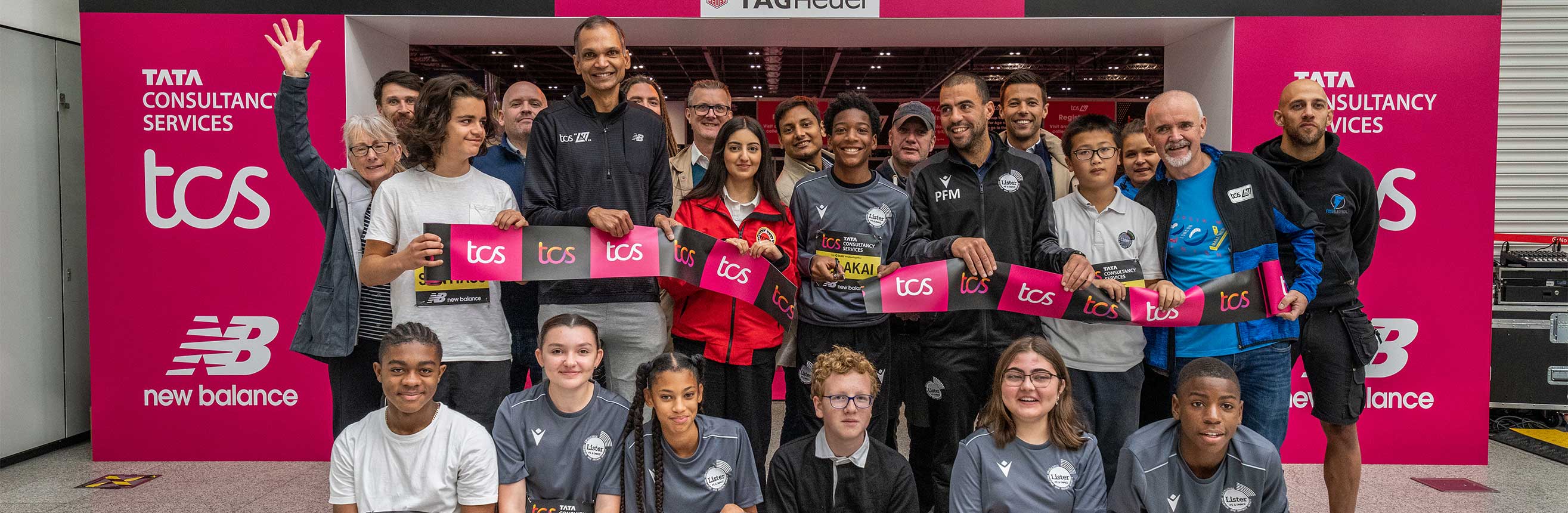Pupils officially open the 2022 TCS London Marathon Running Show