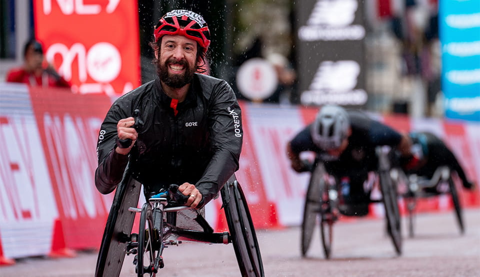 Brent Lakatos (CAN) wins the Men&#x2019;s Elite Wheelchair Race on The Mall