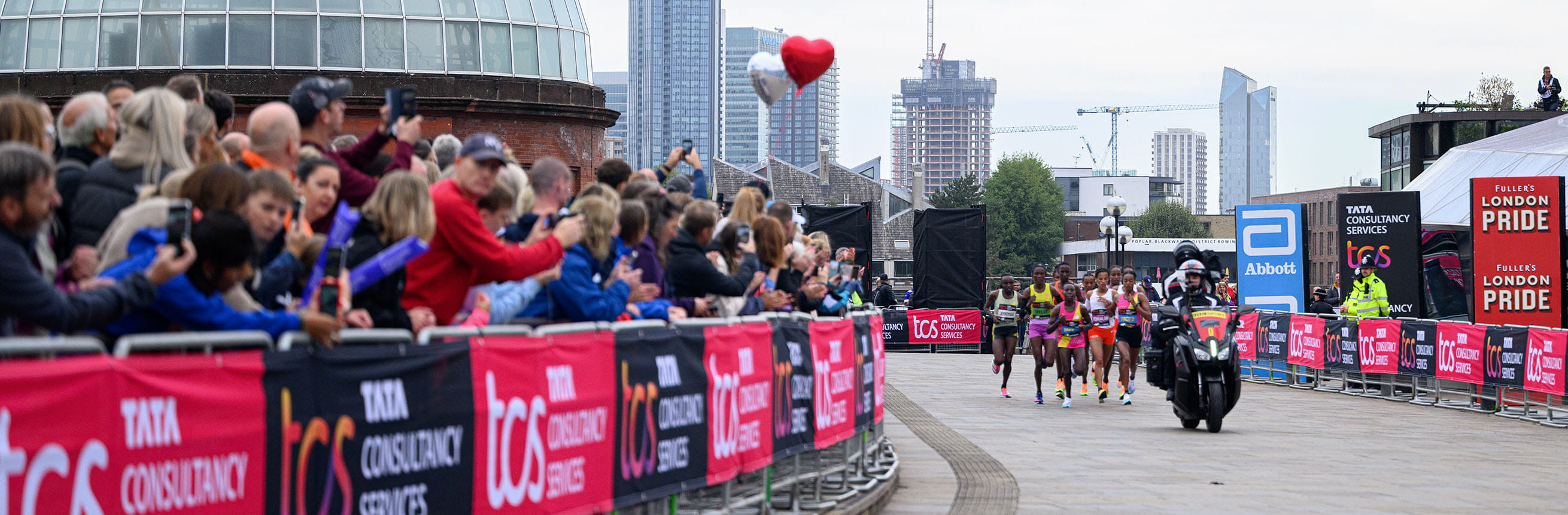 The elite women in Greenwich during the 2022 TCS London Marathon