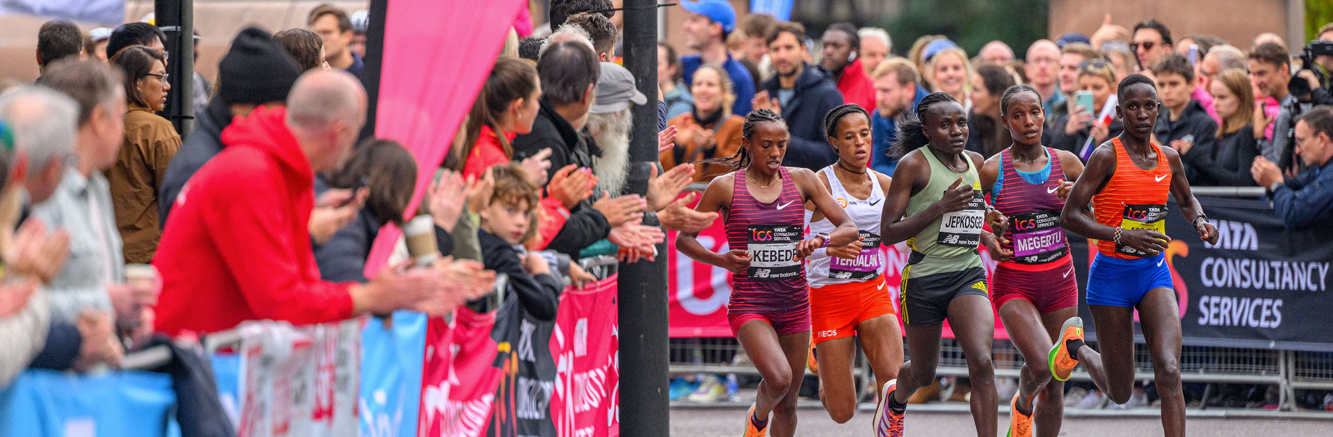 The leaders of the elite women&#x27;s field at the 2022 TCS London Marathon