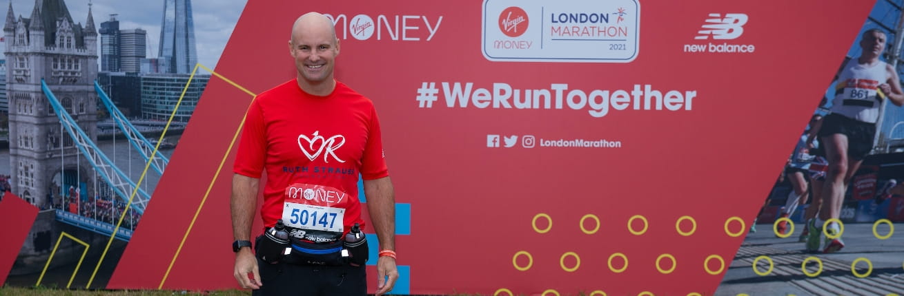 Andrew Strauss ahead of starting the 2021 Virgin Money London Marathon