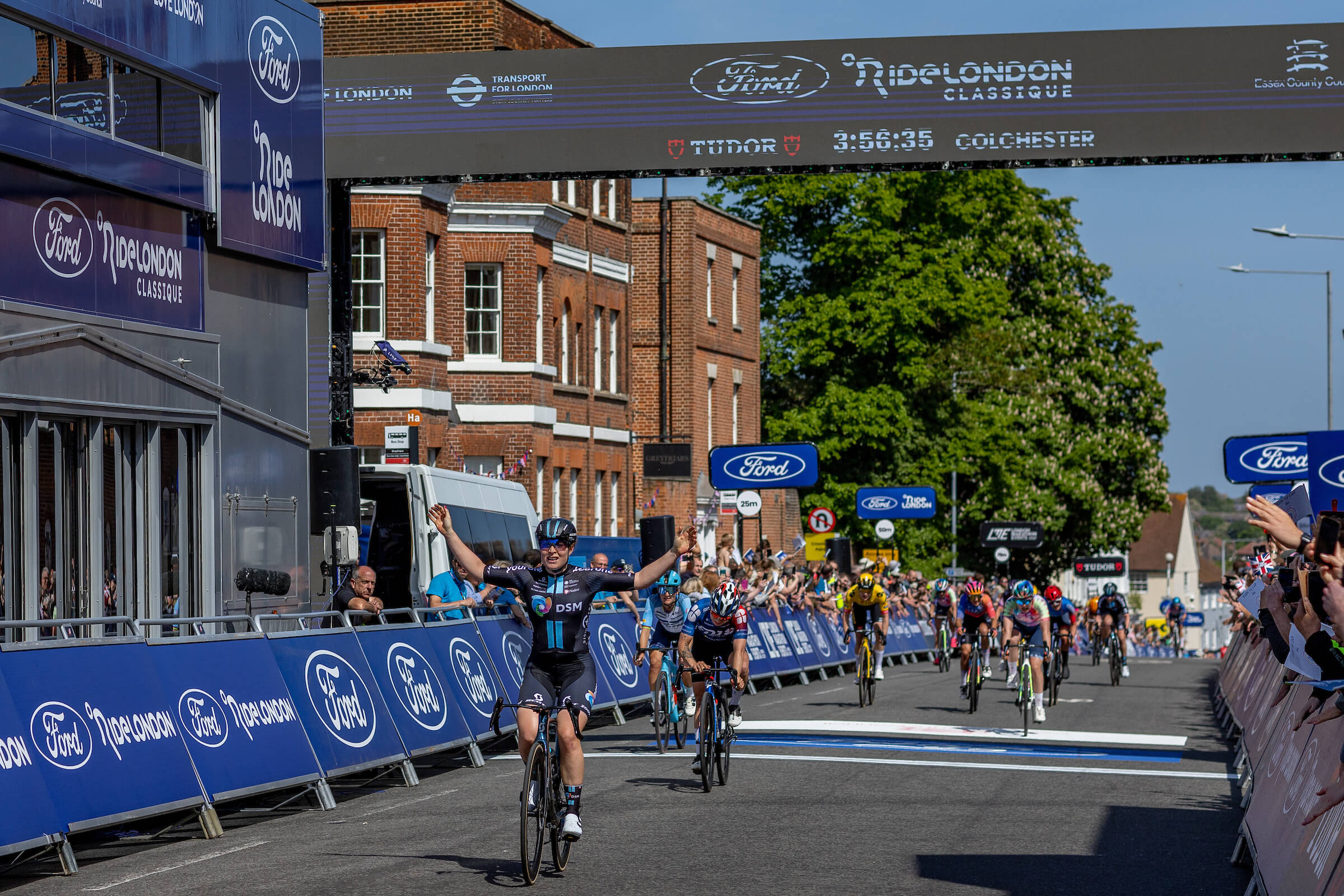 Charlotte Kool wins Stage One of the 2023 Ford RideLondon Classique
