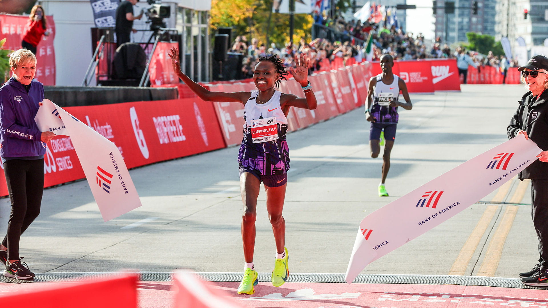 Ruth Chepngetich crossing the Finish Line at Chicago