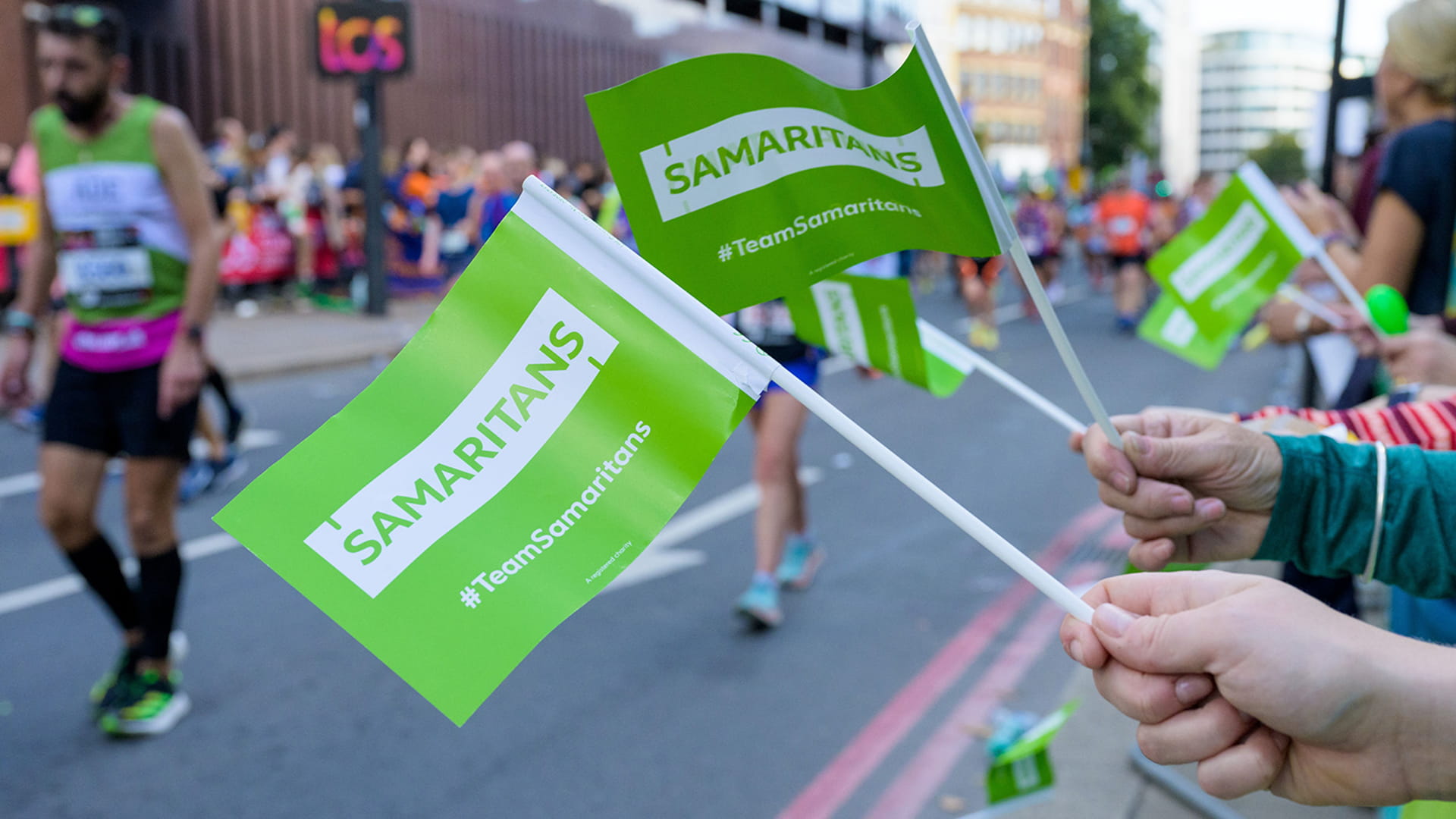 Crowd support for Samaritans at the TCS London Marathon